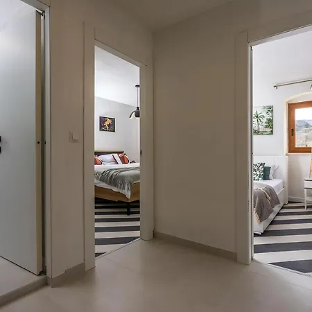 Vila Remusic Pool, Whirlpool, Sauna,4 Bedrooms, Amazing Landscape Smolonje