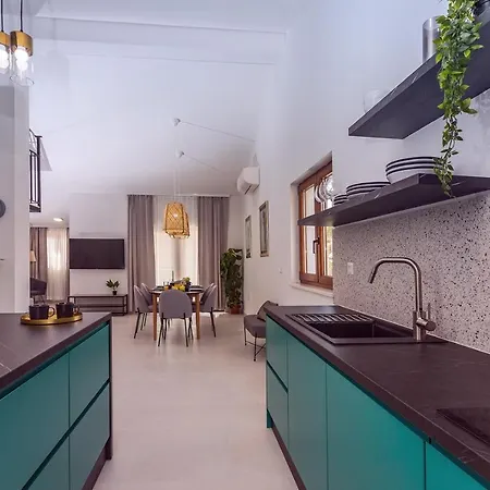 Remusic Pool, Whirlpool, Sauna,4 Bedrooms, Amazing Landscape Smolonje