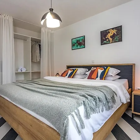 Remusic Pool, Whirlpool, Sauna,4 Bedrooms, Amazing Landscape