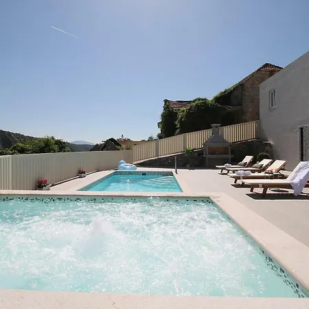 Vila Remusic Pool, Whirlpool, Sauna,4 Bedrooms, Amazing Landscape Smolonje