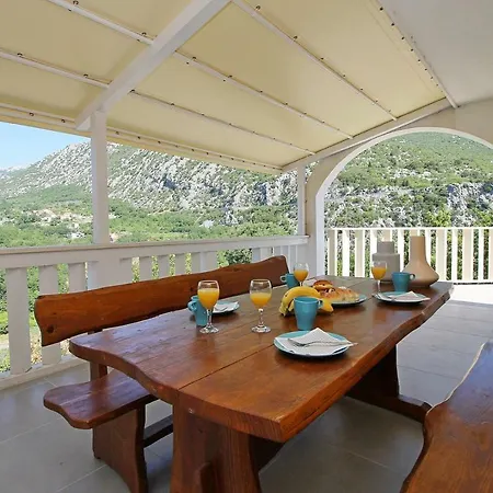 Remusic Pool, Whirlpool, Sauna,4 Bedrooms, Amazing Landscape Vila