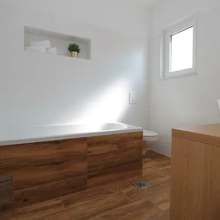 Remusic Pool, Whirlpool, Sauna,4 Bedrooms, Amazing Landscape * Smolonje