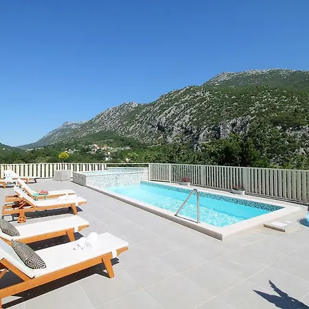 Remusic Pool, Whirlpool, Sauna,4 Bedrooms, Amazing Landscape *