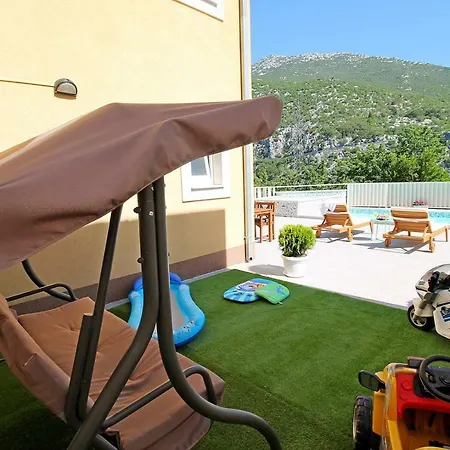 Villa Remusic Pool, Whirlpool, Sauna,4 Bedrooms, Amazing Landscape Smolonje