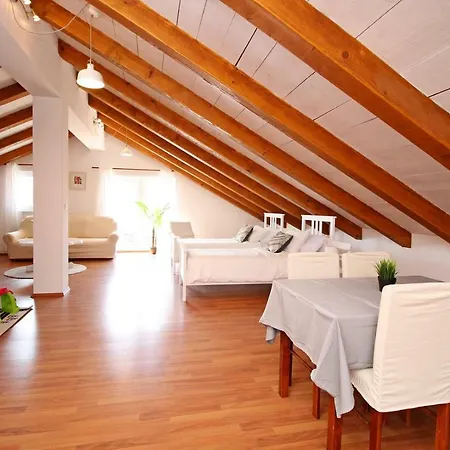 Remusic Pool, Whirlpool, Sauna,4 Bedrooms, Amazing Landscape *