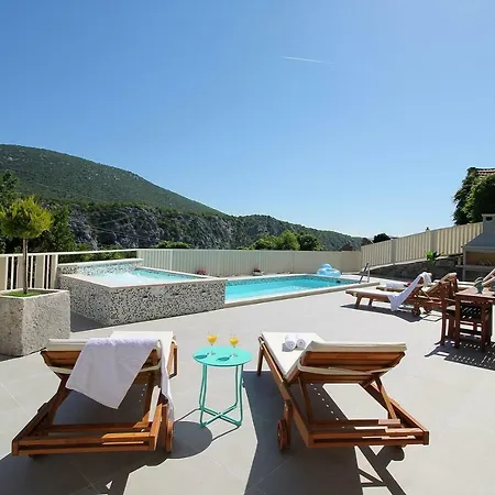 Villa Remusic Pool, Whirlpool, Sauna,4 Bedrooms, Amazing Landscape *
